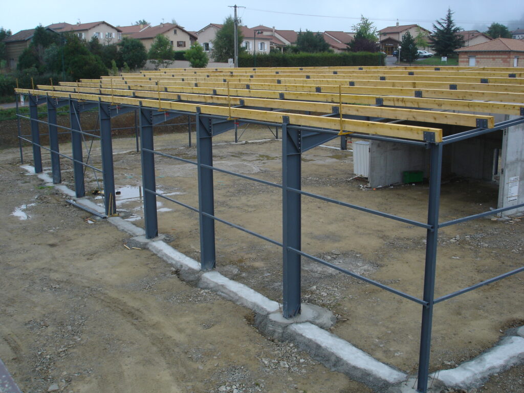 Charpente métalliques avec pannes bois